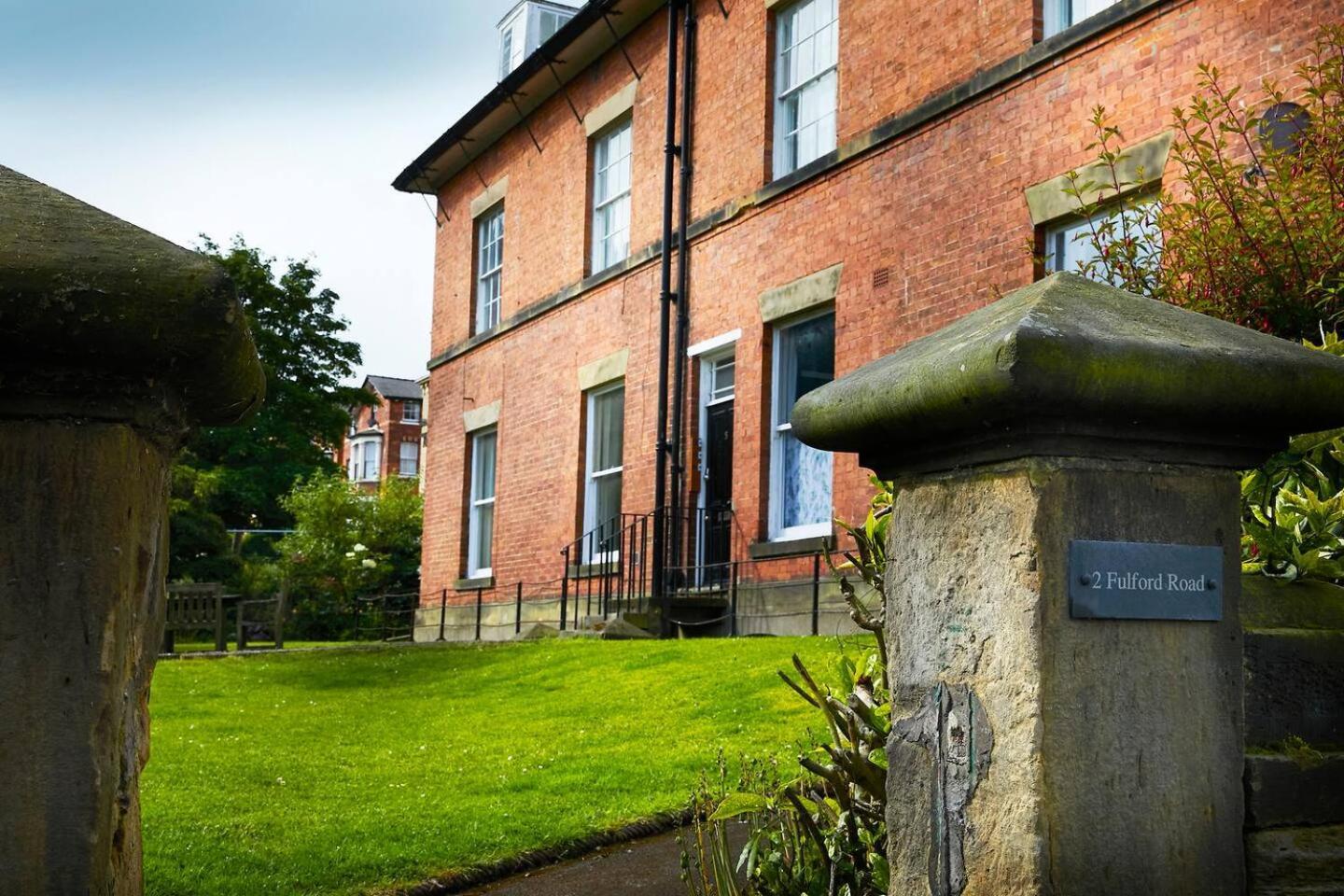 The Penthouse Queen Margaret'S Lodge Scarborough Exterior foto